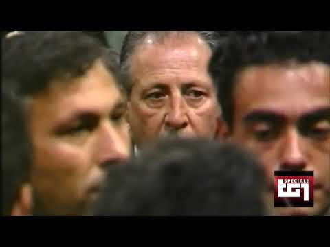 Paolo Borsellino al funerale dell' amico Falcone