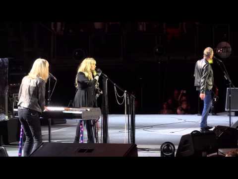 Fleetwood Mac with Christine McVie - Don't Stop, London O2 Sept 25th 2013