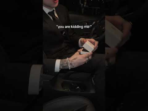 Is it okay for the woman to propose? Or is it the man’s job? #couple #couplecomedy #darryring