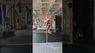 Pole Dance aula @Marinamey - Mey Pole Dance Studio