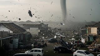 Download lagu Hujan Angin Terjang Sidoarjo! Jabon, Candi, Buduran Porak-Poranda, Puluhan Rumah Rusak Parah mp3