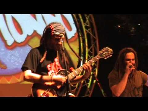 Locomondo - Ghetto Tourist (live in Athens - HiJACK.gr - 11/09/2008)