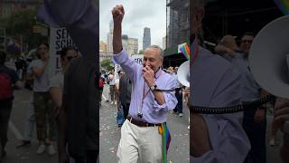 Chuck Schumer talking about his daughter and her wife at the NYC Pride Parade 🌈🥰