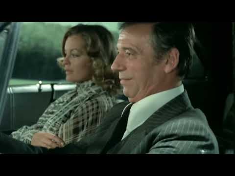CÉSAR ET ROSALIE | Extrait - Sortie de route