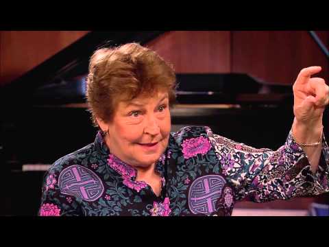 Helen Reddy | InnerVIEWS with Ernie Manouse