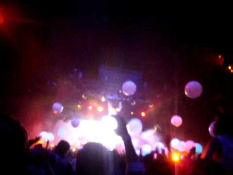 Kaskade Vs Deniz Koyu - It's You It Hertz (Kaskade @ Staples Center, LA 7/27/12)