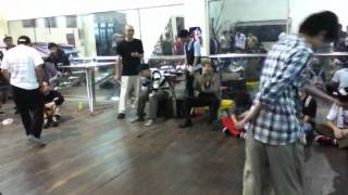 Top 16 lil star ( milky way ) vs baby t ( omega) @ one move battle 2012