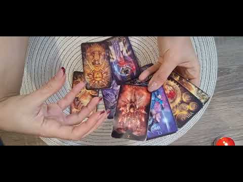 Минало, настояще и бъдеще с него/нея според Таро  КОНТАКТ :worldtaro3@gmail.com