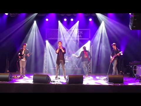 Un autre monde - Mad Mondays (Téléphone Cover) (Live)