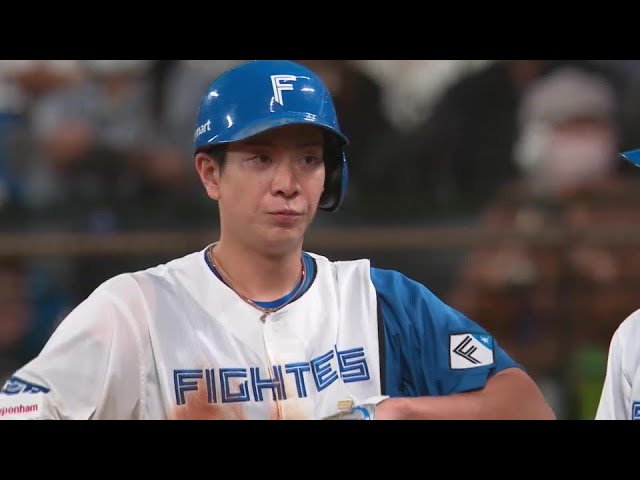 【4回裏】詰まりながらもセンター前へ!! ファイターズ・松本剛の同点タイムリーヒット!!  2024年7月30日 北海道日本ハムファイターズ 対 オリックス・バファローズ
