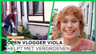 Vlogger Viola helpt vergroenen in de Ooievaarstraat: ‘Alle kleine beetjes helpen!’
