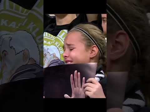 Navikli smo da ova devojčica dočekuje Željka Obradovića u hali🥺