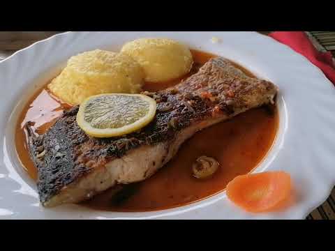 Pensiunea Rechinul Costisa Neamț, un colț de relaxare, un pește bun de servit, cazare și piscina 🥣🐟🦯