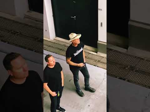 James Hetfield vibing to Mammoth WVH in Warsaw 05.07.2024 #m72worldtour @metallica @Mammoth