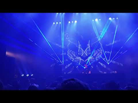 Friction - Dare (w/ Pendulum - Hold Your Colour (Noisia Remix)), Matrix & Futurebound live