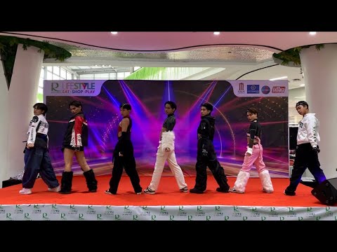 FREAKY BOYS cover XG - Shooting star 💫 [26032023] @ robinson lifestyle lat krabang