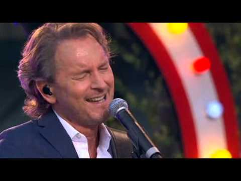 Tomas Ledin - Lika hopplöst förälskad (Allsång på skansen 2012)