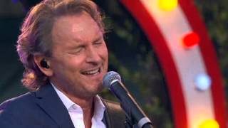 Tomas Ledin - Lika hopplöst förälskad (Allsång på skansen 2012)