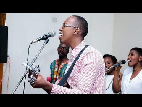ELOGE IRAMBONA - NDAKUNDA UMUKIZA WANJE( Acoustic Version Hymn )
