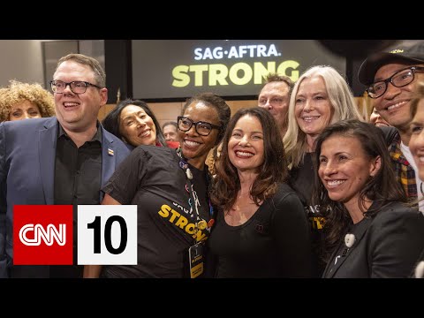【CNN10】美國演員工會罷工落幕、日本火山爆發出現新島、偷外送的大黑熊 | 2023年11月13日 (Lights, Camera, Action? | November 13, 2023)