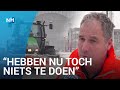 Boeren helpen met sneeuwbestrijding op de weg