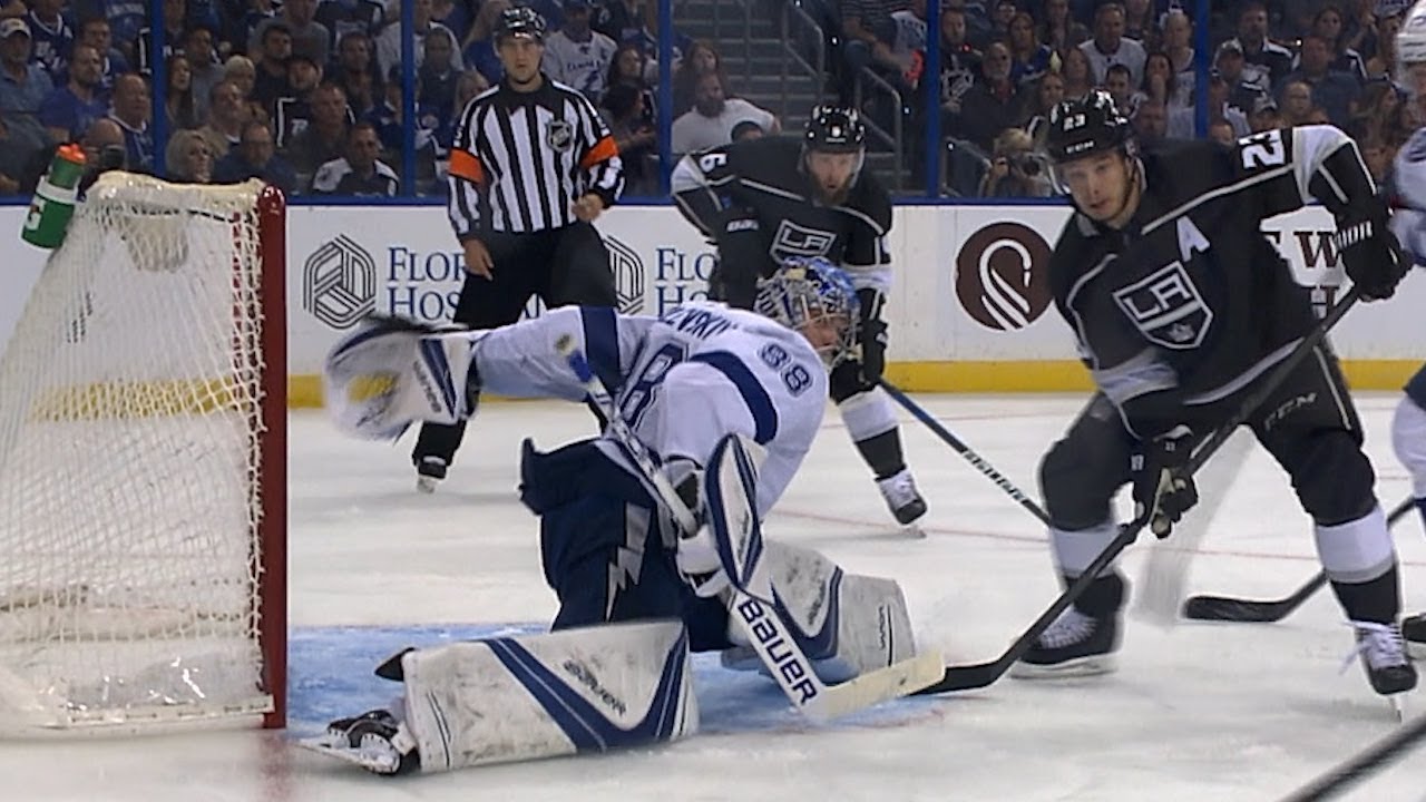 VIDÉO: BEN NON...Un arrêt RIDICULE du gardien du Lightning...
