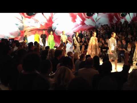 SFILATE VIDEO SFILATE DONNA MILANO S/S 2013 - ETRO