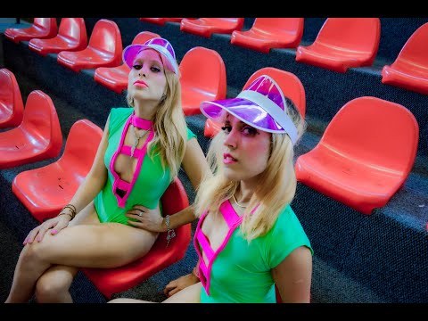 Ciruela Split - TIEMPO ORIENTAL-URUGUAY (Shake it!) (Official Video)