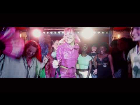 Beth McCarthy - She's Pretty (Official Music Video)