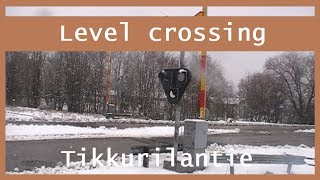 preview picture of video 'Tikkurilantie. puolipuomilaitos Vantaa'