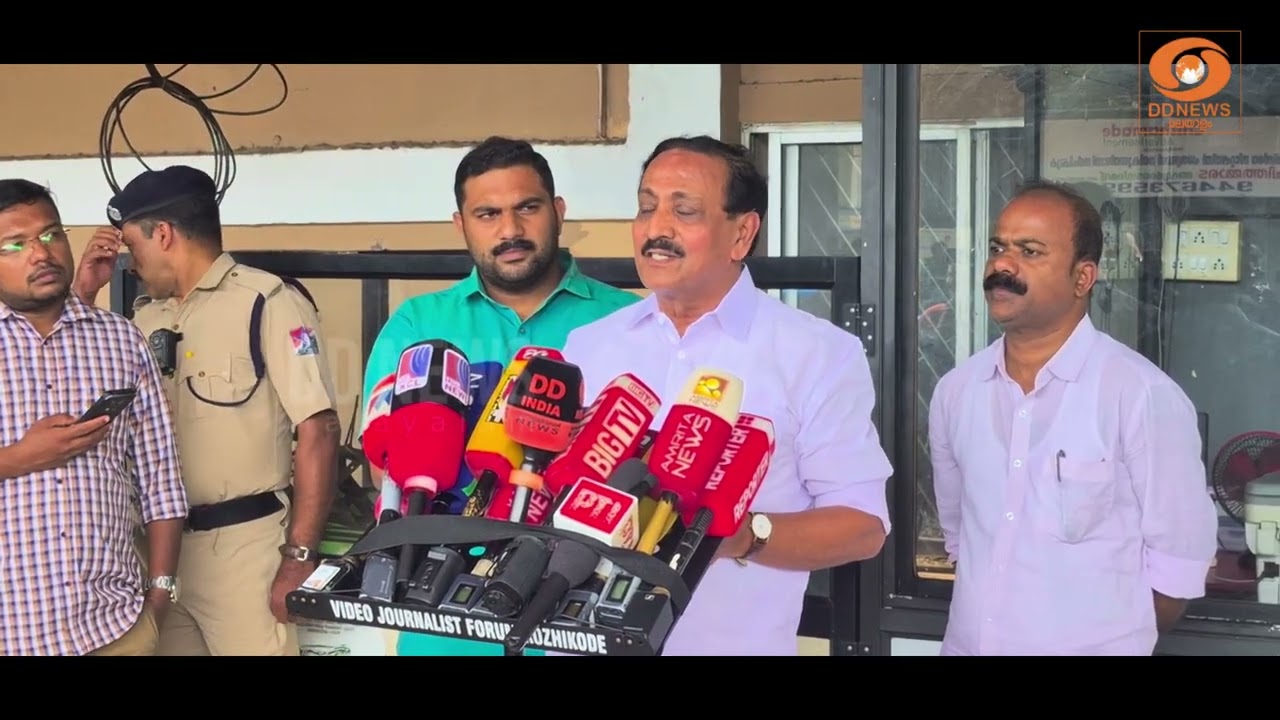 കോഴിക്കോട് റെയിൽവേ സ്റ്റേഷൻ ക്ലോക്ക് ടവർ തകർച്ച; റെ?