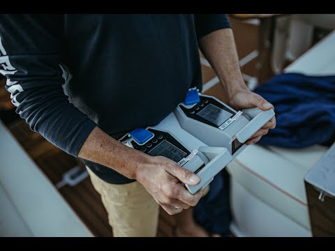 THE FIRST HOUSEBOAT IN THE WORLD with control from anywhere from the inside and on the terrace