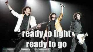 Jonas Brothers - Kung Fu Grip [Lyrics]