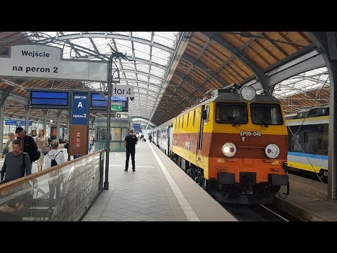 Wjazd EP09-046 z IC 3602/3 Kossak z Krakowa Głównego.