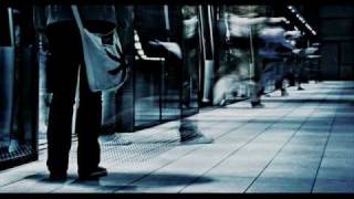 Laura Lō - Far Away