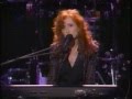 Bonnie Raitt 'Feeling of Falling' live concert performance - angryprotein Bonnie Raitt 'Feeling of Falling' live concert performance