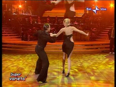 Cristina Chiabotto e Raimondo Todaro - Cha Cha Cha
