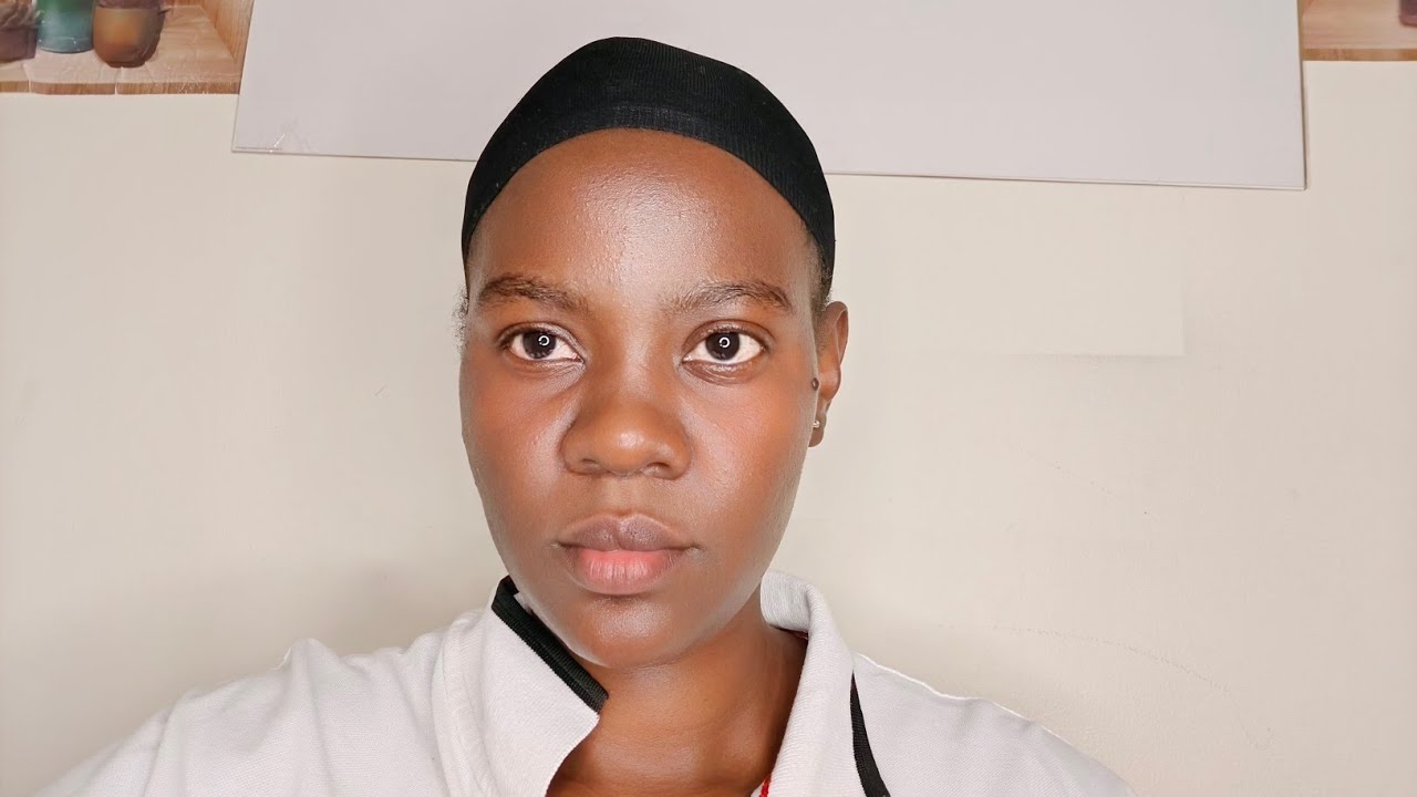 Okuzina omukazi nasamula buli kasera