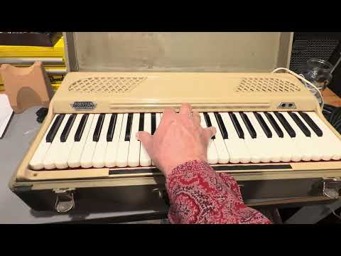 Hoestler Suitcase Organ 1960's plastic Bild 4