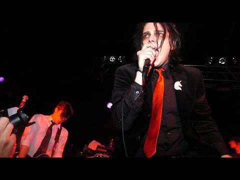 Video thumbnail for Honey, This Mirror Isn’t Big Enough For The Two Of Us (Live at Starland)