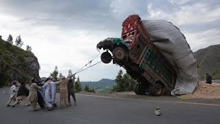 Worst Overloaded Trucks Fail Accident Compilation 2017 Collection