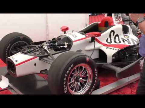 Basic differences between a 2017 IndyCar and an F1 car (with good audio)