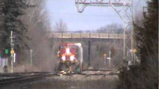 preview picture of video 'Bedell Ontario - CP 9784 East & CP 9647 West with Norfolk Southern 9833'