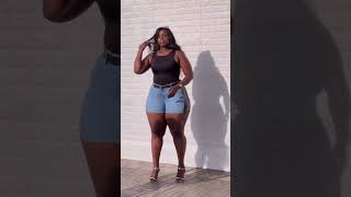 Download lagu Paha Tebal Itu Penting 🍑😍😘💃🏻 #afrika #cantik #cantik #berlekuk #celana pendek mp3