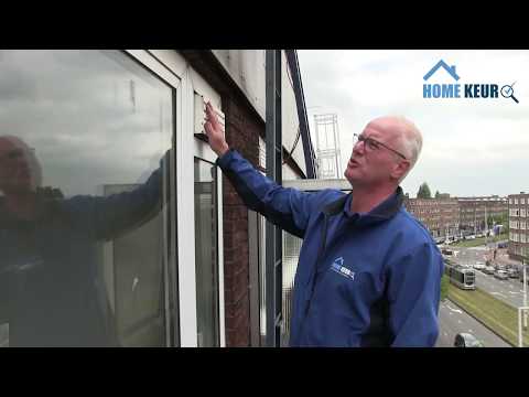 Balkon in Rotterdam: in matige staat en erg vies