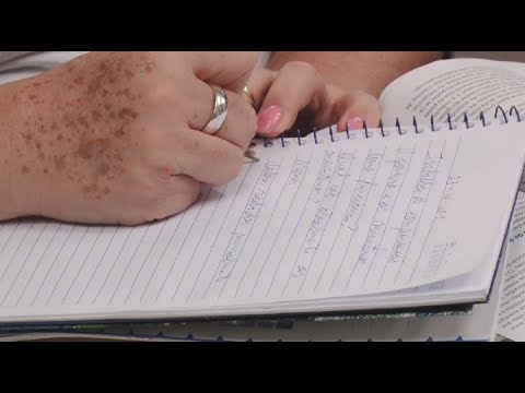 Adultos voltam a estudar para realizar sonhos