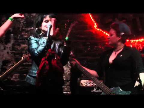The Priscillas - All the way to Holloway ( 12 bar London 31/5/13 )
