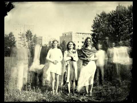 Kapela Ze Wsi Warszawa - Kalinowy Sadek ft.  Mercedes Peón