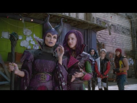 EXCLUSIVE! Behind-the-Scenes With the Wicked Stars of Disney Channels' 'Descendants'