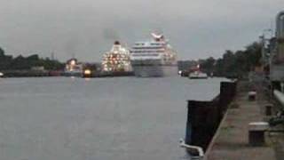 preview picture of video 'Cruise Ships in the Kiel Channel'